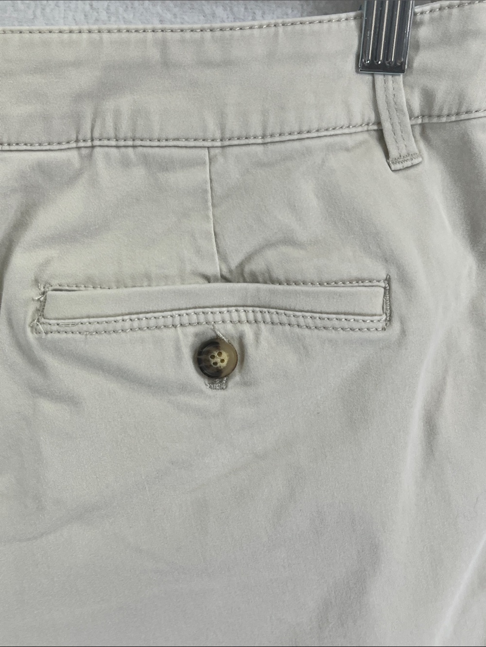 Tommy Bahama Women’s Neutral Khaki Bermuda Shorts 14 - Picture 3 of 5